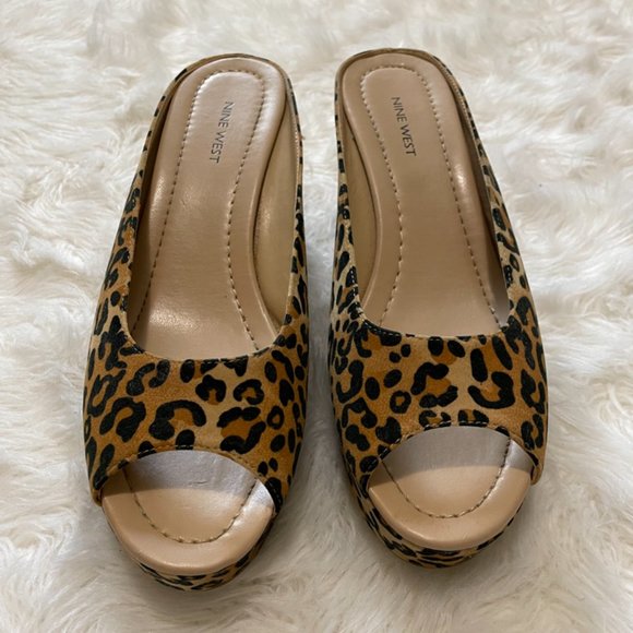 Nine West "Dayside" Leopard Fabric Comfortable Slip on peep toe Wedges 10 - Picture 5 of 13